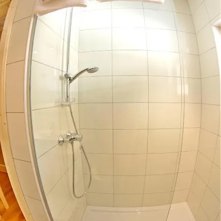 Almchalet Alpenflora *